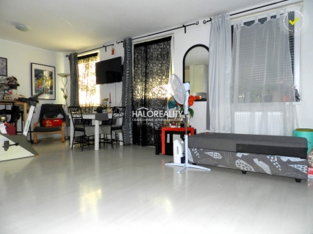Predaj, jednoizbový byt Dunajská Lužná, priestranný 44 m2 s kuchynským kútom, ...