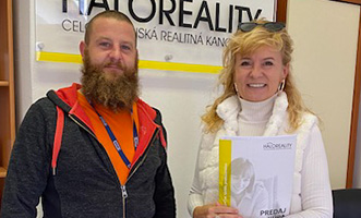 Spokojní klienti HALO reality | Spokojnosť s maklérom z Dunajskej Stredy