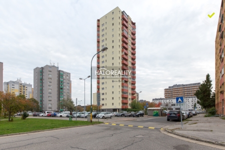 Predaj, dvojizbový byt Bratislava Petržalka, Humenské námestie - 14 ročná stavba - ZNÍŽENÁ CENA - EXKLUZÍVNE HALO REALITY