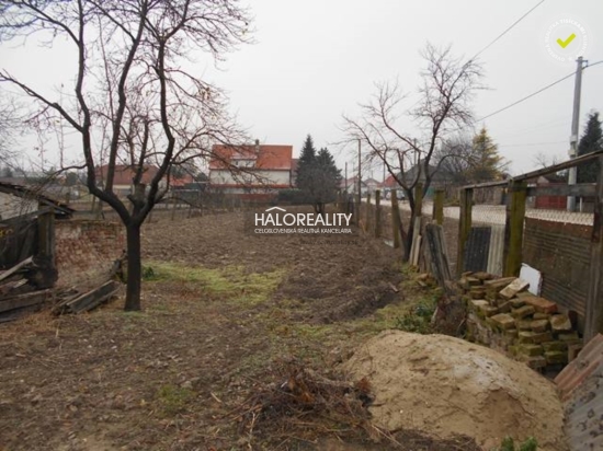 Predaj, pozemok pre rodinný dom   407m2 Vlčany 