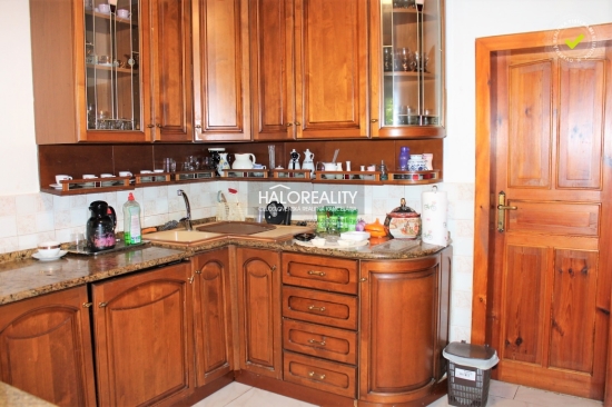 REZERVOVANÉ - Predaj, rodinný dom Komárno, Hadovce, 7-izbový