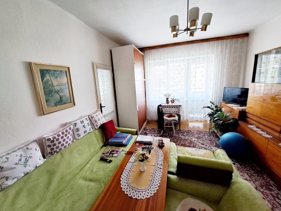 Predaj, dvojizbový byt Žiar nad Hronom, centrum s balkónom 