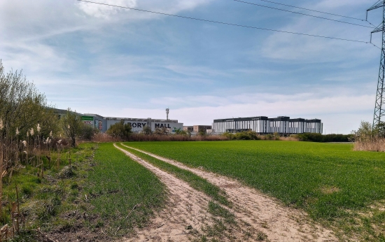 Predaj, záhradný pozemok   5755 m2 Bratislava Lamač, pri Bory Mall, územie občianskej vybavenosti - EXKLUZÍVNE HALO REALITY