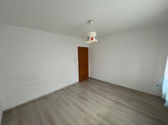 Predaj, štvorizbový byt Trnava, v pokojnej lokalite s loggiou a pivnicou