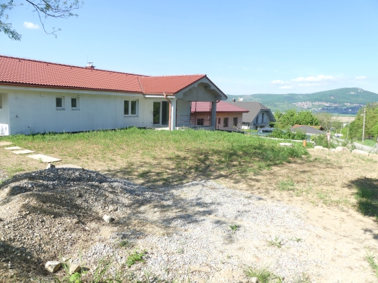 Predaj, rodinný dom Nitra, holodom, s nádherným výhľadom na Zobor, NOVOSTAVBA - EXKLUZÍVNE HALO REALITY