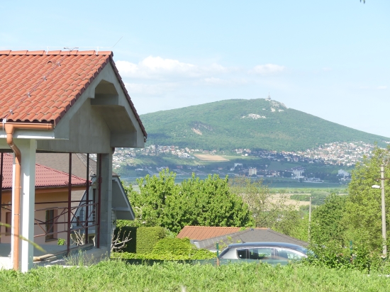 Predaj, rodinný dom Nitra, holodom, s nádherným výhľadom na Zobor, NOVOSTAVBA - EXKLUZÍVNE HALO REALITY