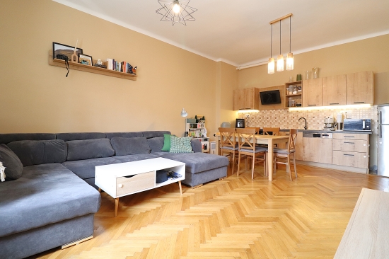 Predaj, trojizbový byt Nové Zámky, kompletná rekonštrukcia, priamo v centre mesta - EXKLUZÍVNE HALO REALITY