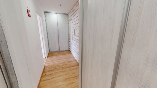 Predaj, trojizbový byt Trstená, V CENTRE 83,63 m2 + balkón, komora a pivnica - EXKLUZÍVNE HALO REALITY