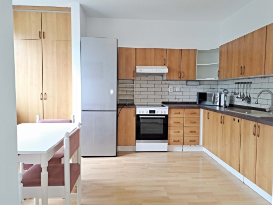 Predaj, jednoizbový byt Bratislava Vrakuňa, Dvojkrížna, tehlový dom