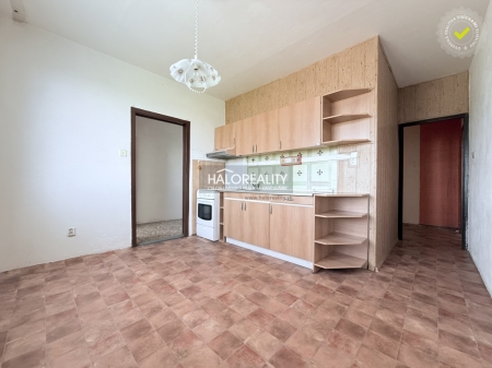 Predaj, trojizbový byt Partizánske, Šípok, + polizba, loggia, pivnica