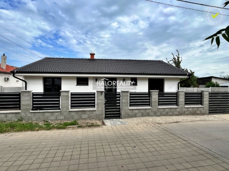 Predaj, rodinný dom Jur nad Hronom, murovaný nízkoenergetický RD dokončený na ...