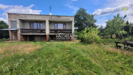 Predaj, rodinný dom Zlaté Moravce, stavebný pozemok v centre mesta - EXKLUZÍVN...