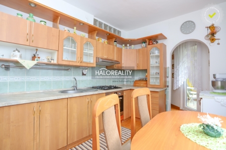 Predaj, trojizbový byt Považská Bystrica, SNP - EXKLUZÍVNE HALO REALITY