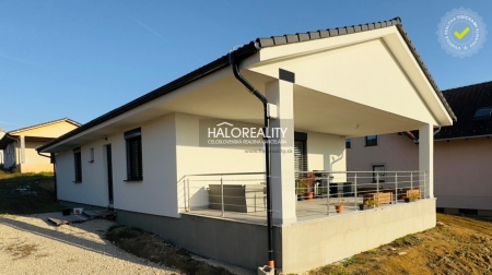 Predaj, rodinný dom Trávnica, štvorizbový bungalov v krásnej lokalite - NOVOST...