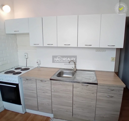 Predaj, dvojizbový byt Revúca, útulný, s balkónom, v pôvodnom stave