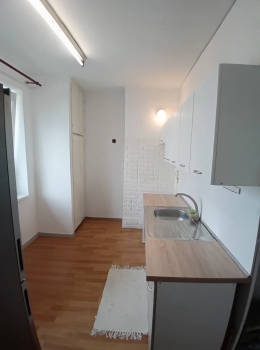 Predaj, dvojizbový byt Revúca, útulný, s balkónom, v pôvodnom stave