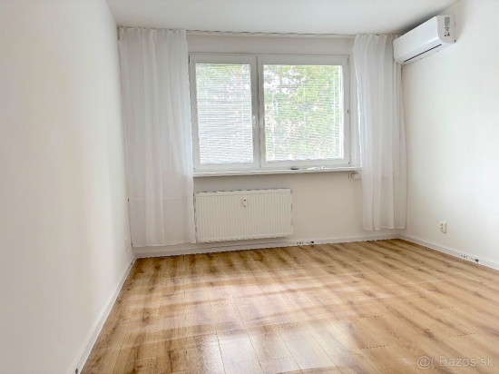 Predaj, jednoizbový byt Bratislava Petržalka, ulica Marie Curie - Sklodowskej