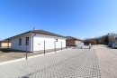 HALO reality | Predaj, rodinný dom Komoča - štvorizbový bungalov s garážou a terasou, NOVOSTAVBA - EXKLUZÍVNE HALO REALITY