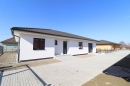 HALO reality | Predaj, rodinný dom Komoča - štvorizbový bungalov s garážou a terasou, NOVOSTAVBA - EXKLUZÍVNE HALO REALITY