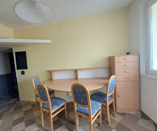 Predaj, trojizbový byt Handlová, Sídlisko Mostná