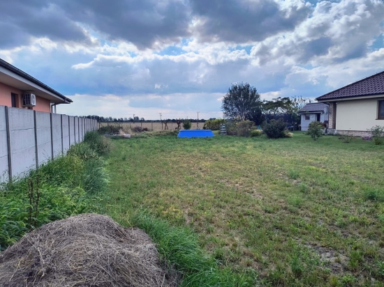 Predaj, pozemok pre rodinný dom   861 m2 Kráľovičove Kračany, Etreho Kračany