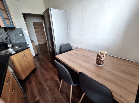 Prenájom, dvojizbový byt Prievidza