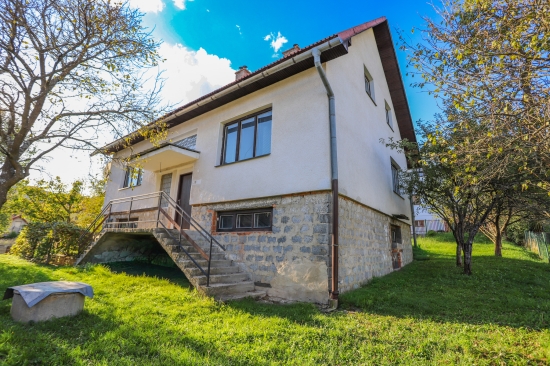 REZERVOVANÉ - Predaj, rodinný dom Papradno - EXKLUZÍVNE HALO REALITY