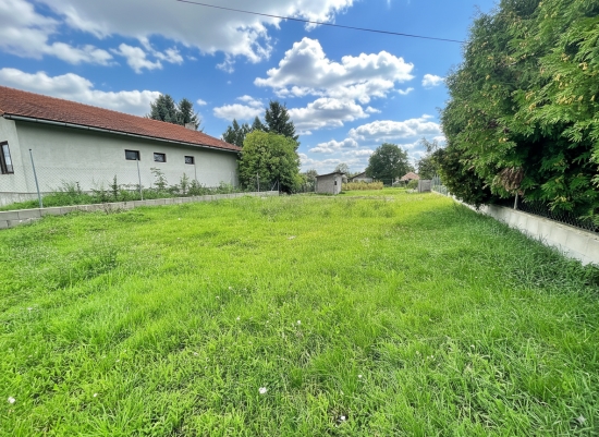 Predaj, pozemok pre rodinný dom   496 m2 Jur nad Hronom