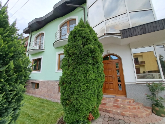Predaj, rodinný dom Žiar nad Hronom, luxusný so saunou, výťahom a garážou - EXKLUZÍVNE HALO REALITY