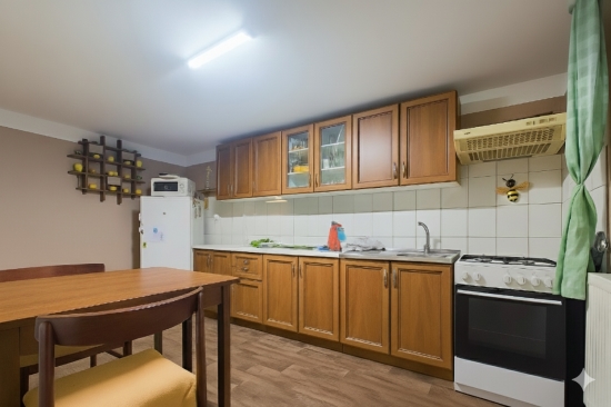Predaj, rodinný dom Strekov, štvorizbový, čiastočná rekonštrukcia