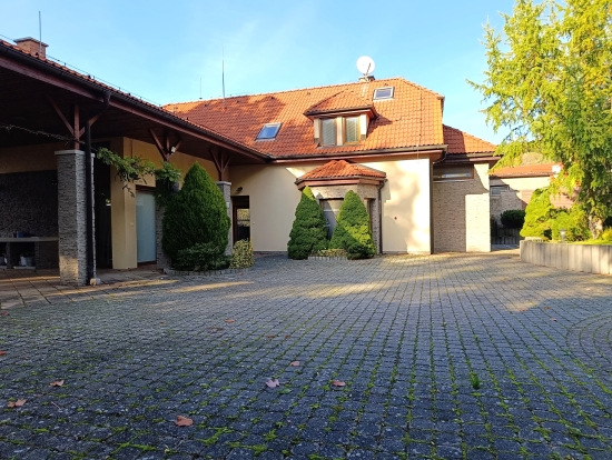 Predaj, rodinný dom Podhradie - EXKLUZÍVNE HALO REALITY