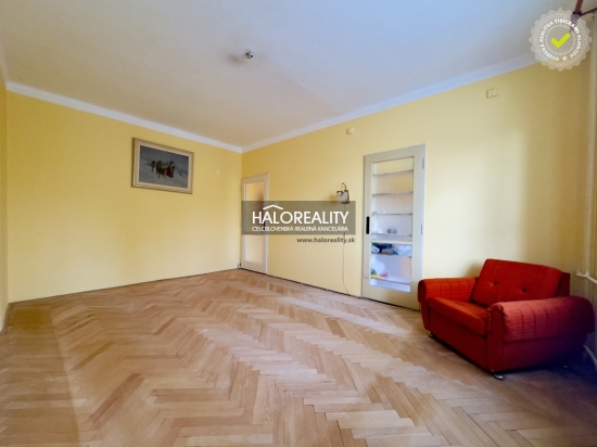 Predaj, dvojizbový byt Nové Zámky, priamo v centre mesta