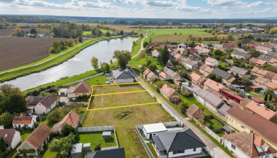 Predaj, pozemok pre rodinný dom   587 m2 Brodské - EXKLUZÍVNE HALO REALITY