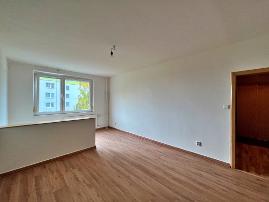 Predaj, dvojizbový byt Levice, Rybníky II, po čiastočnej rekonštrukcii, ihneď voľný