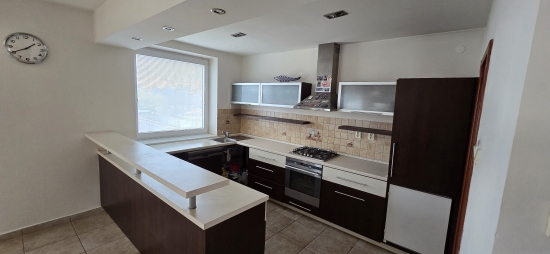 Predaj, zariadený päťizbový rodinný dom Močenok