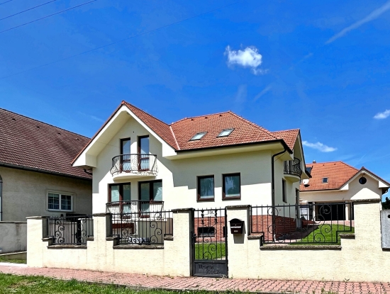 Predaj, rodinný dom Čajkov, mladšia 11 r. stavba, dvojgaráž, veľmi pekný stav - EXKLUZÍVNE HALO REALITY