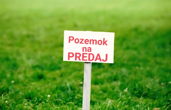 Predaj, veľký stavebný pozemok 3504 m2 Matúškovo