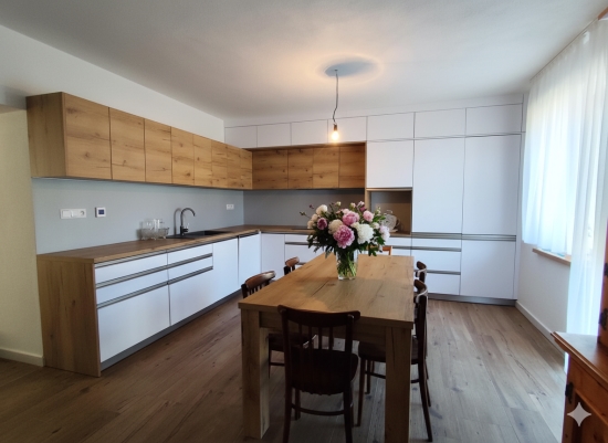 Prenájom, trojizbový byt Banská Belá