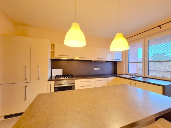 Predaj, trojizbový byt Ivanka pri Dunaji, Dobšinského ulica