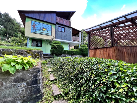 Predaj, chata Dudince, Merovce, tradičná rodinná chata v krásnej prírode - EXKLUZÍVNE HALO REALITY