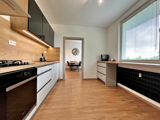 Prenájom, trojizbový byt Levice, Rybníky II, po kompletnej rekonštrukcii, zariadený