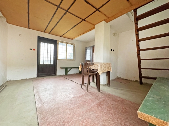 Predaj, chata Kamenný Most, s vinicou, vzdialená necelých 5 km od Štúrova - EXKLUZÍVNE HALO REALITY