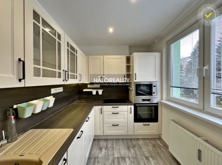 Prenájom, trojizbový byt Levice, Rybníky II, kompletná rekonštrukcia, takmer ú...