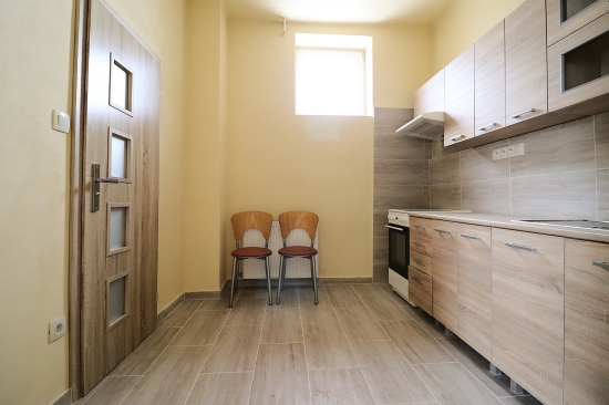 Prenájom, jednoizbový byt Nové Zámky, priamo v centre mesta