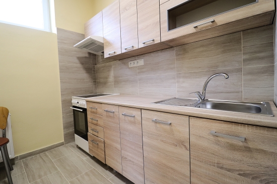 Prenájom, jednoizbový byt Nové Zámky, priamo v centre mesta