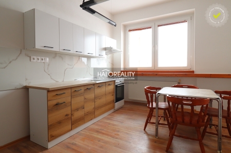 Prenájom, jednoizbový byt Nové Zámky, priamo v centre mesta