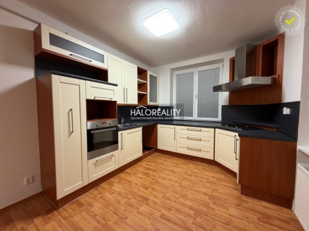 Prenájom, trojizbový byt Žiar nad Hronom, centrum mesta