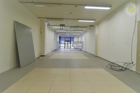 Prenájom, obchodný priestor Nové Zámky, s výbornou dostupnosťou a parkovaním -...