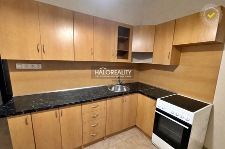 Predaj, trojizbový byt Levice, centrum