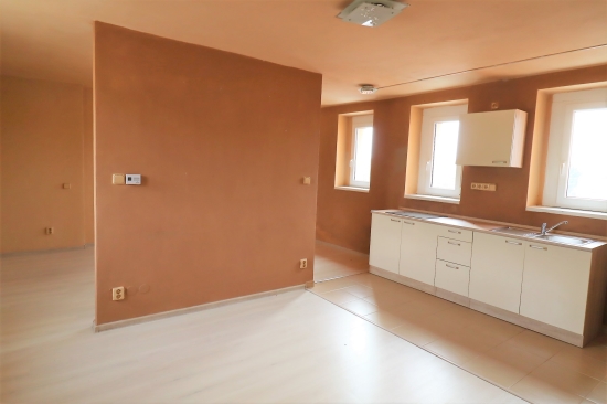 Prenájom, garsónka Nové Zámky, priamo v centre mesta - EXKLUZÍVNE HALO REALITY